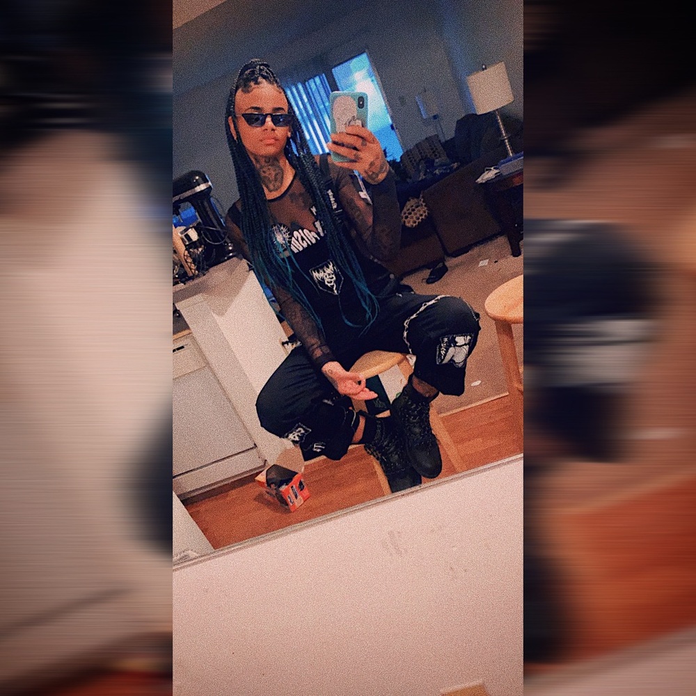 Meet your Posher, Jasmine